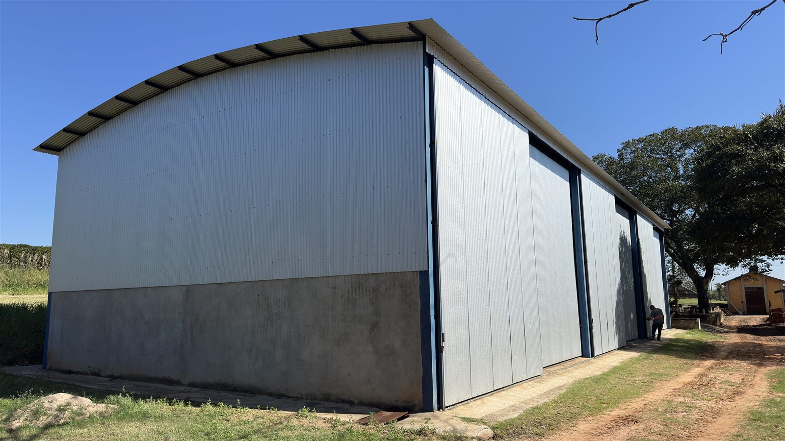 Fachada externa do galpão executado pela Bresse Engenharia